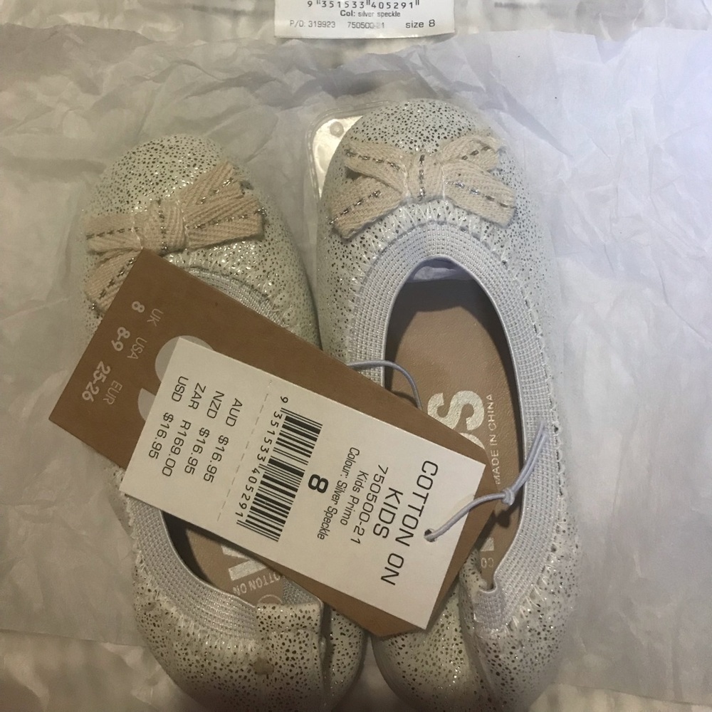 New with tag Cotton On Kids Flats (silver speckle)